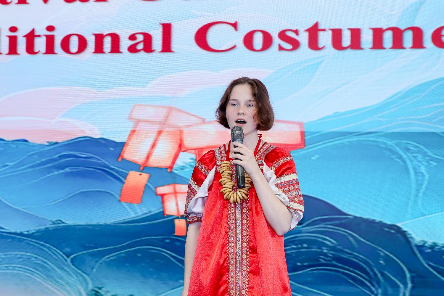 文化小大使的中国日记｜美美与共，世界服装同框