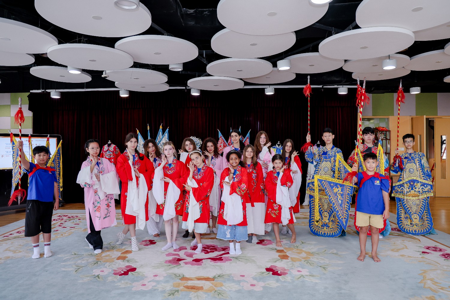 文化小大使的中国日记｜国粹初体验：学民乐、练功夫、赏京剧